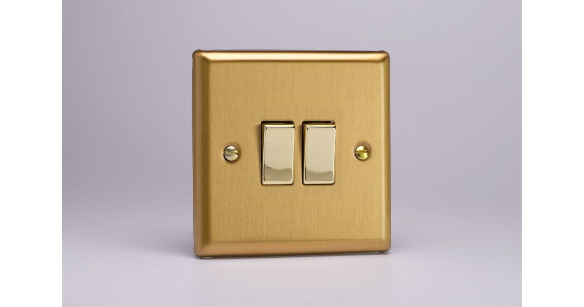 XB77D: Double Intermediate Light Switch, 10A, 2-Gang