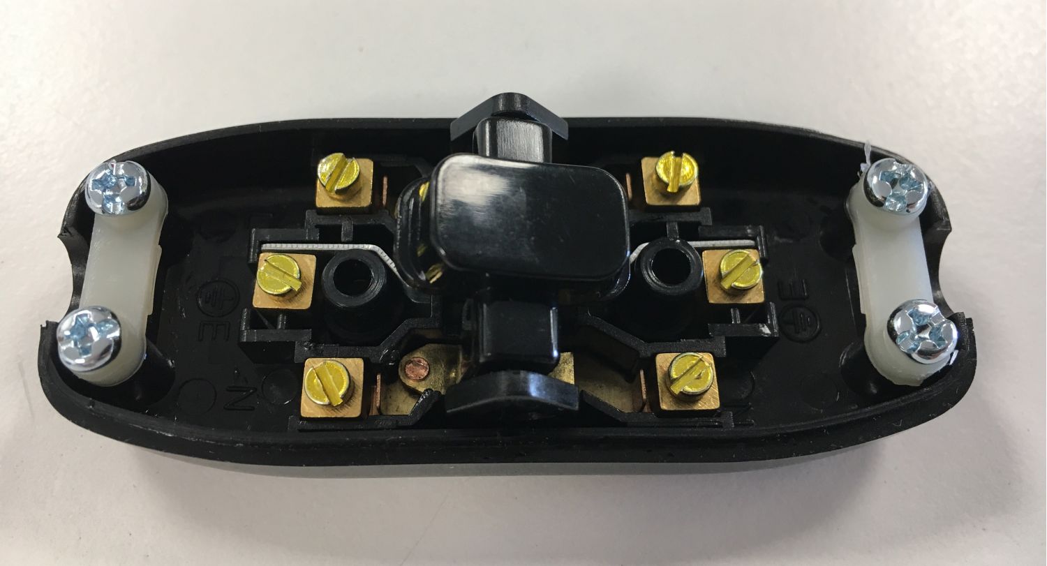 Black 3 Core With In Line Switch