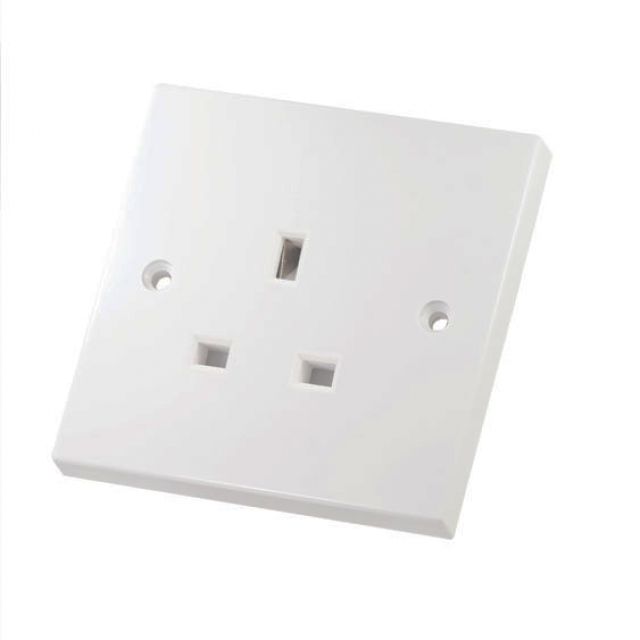 Single White Wall Socket Outlet (13 amp, 1 gang, unswitched, LG9143) from £1.84